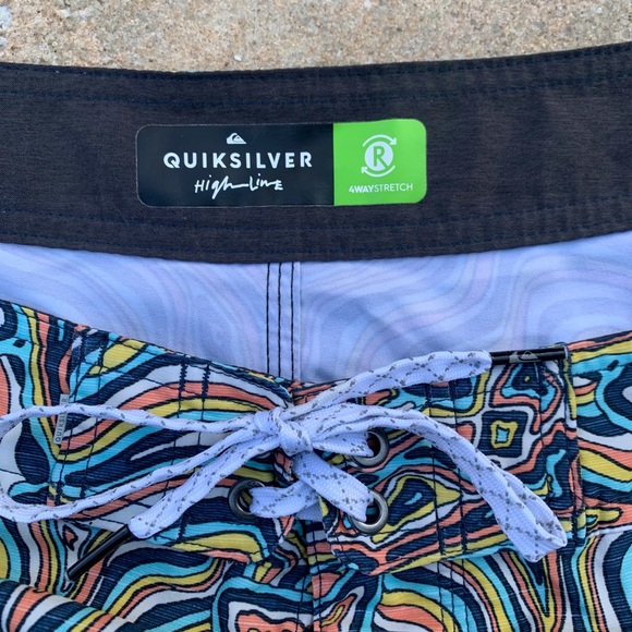 Quicksilver boardshorts size 38 - Picture 2 of 6
